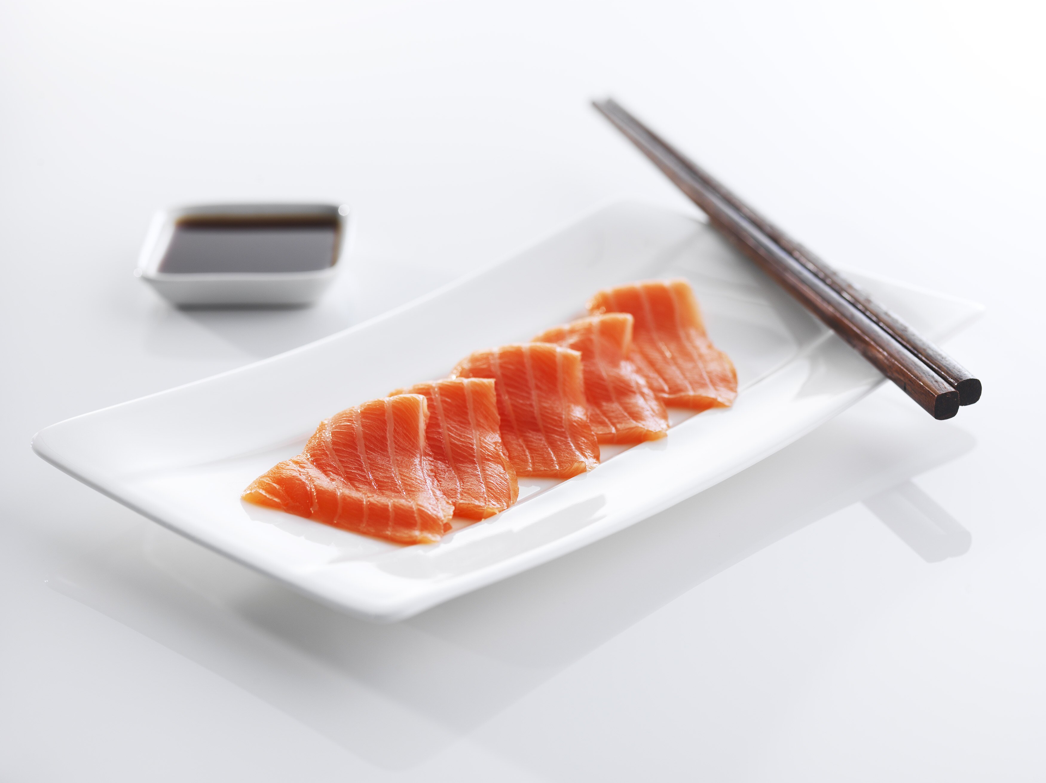 Sashimi av laks Tom Haga