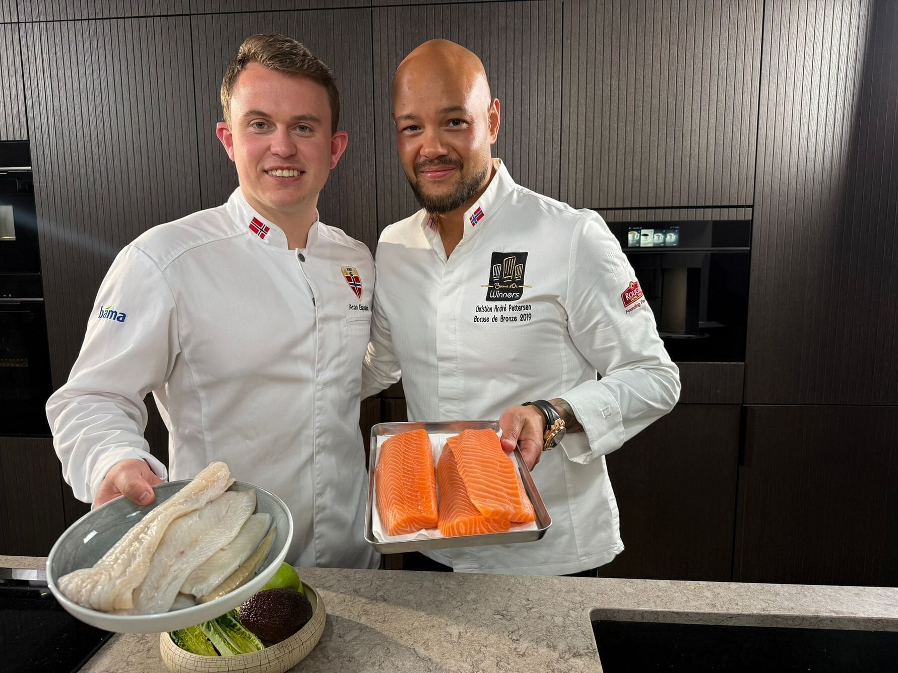 Nothing is being left to chance for Norway’s football heroes during the most-anticipated sporting event of the year. Chefs Aron Espeland and Christian André Pettersen points to the importance of seafood and nutrients for high performing athletes.