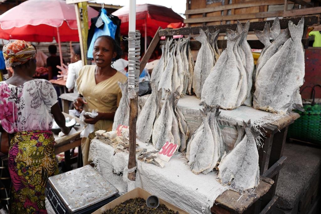 From the market in Kinshasa, sale of Makayabu